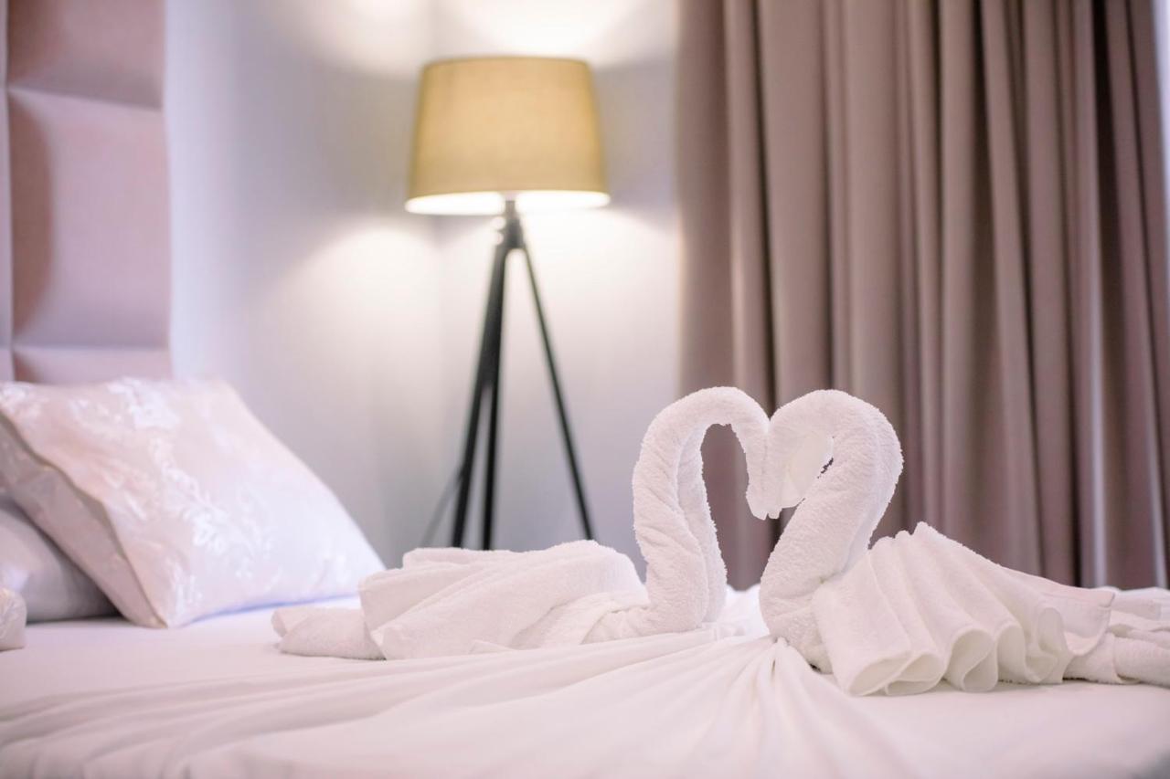 Hotel Olsi Sarandë Esterno foto