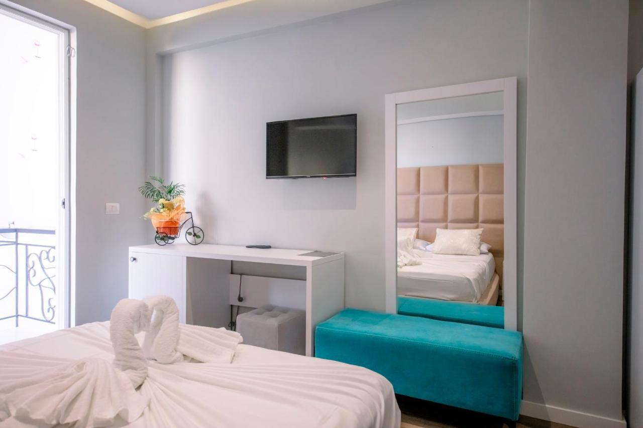 Hotel Olsi Sarandë Esterno foto