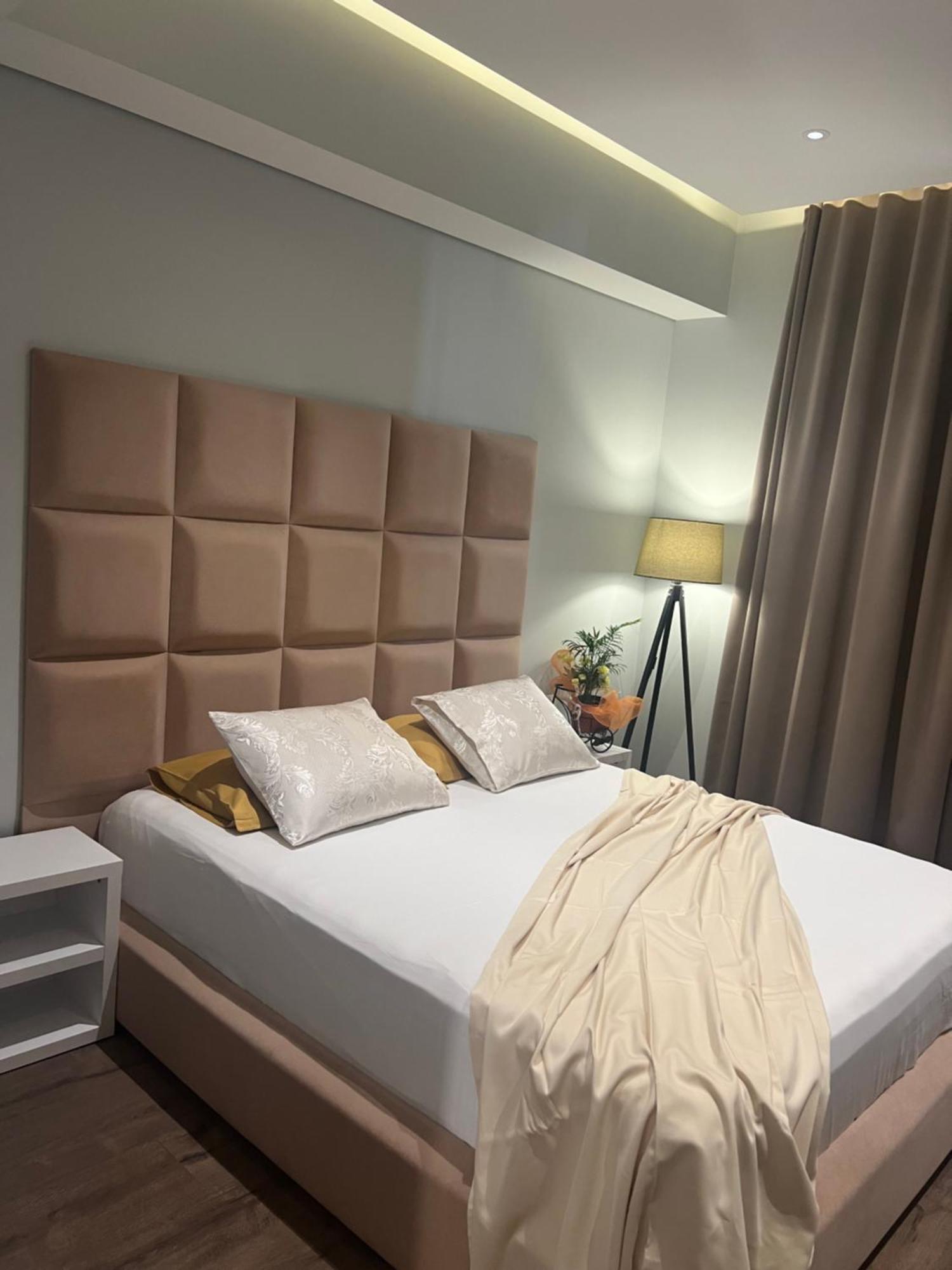 Hotel Olsi Sarandë Esterno foto