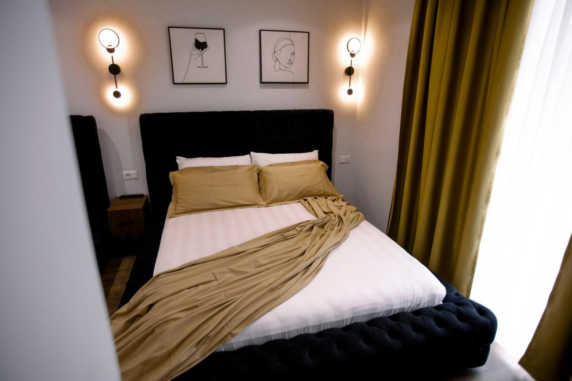 Hotel Olsi Sarandë Esterno foto