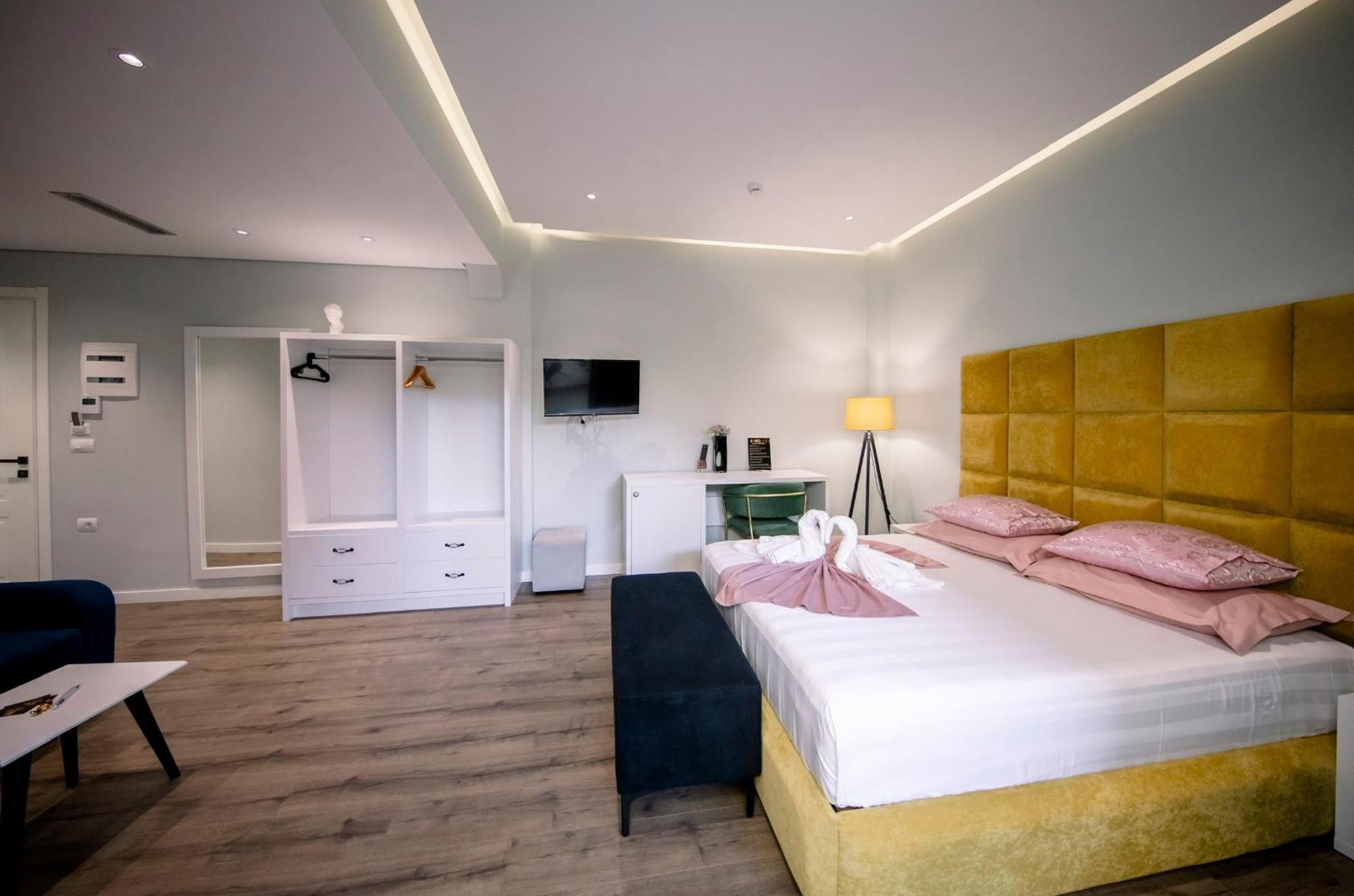 Hotel Olsi Sarandë Esterno foto