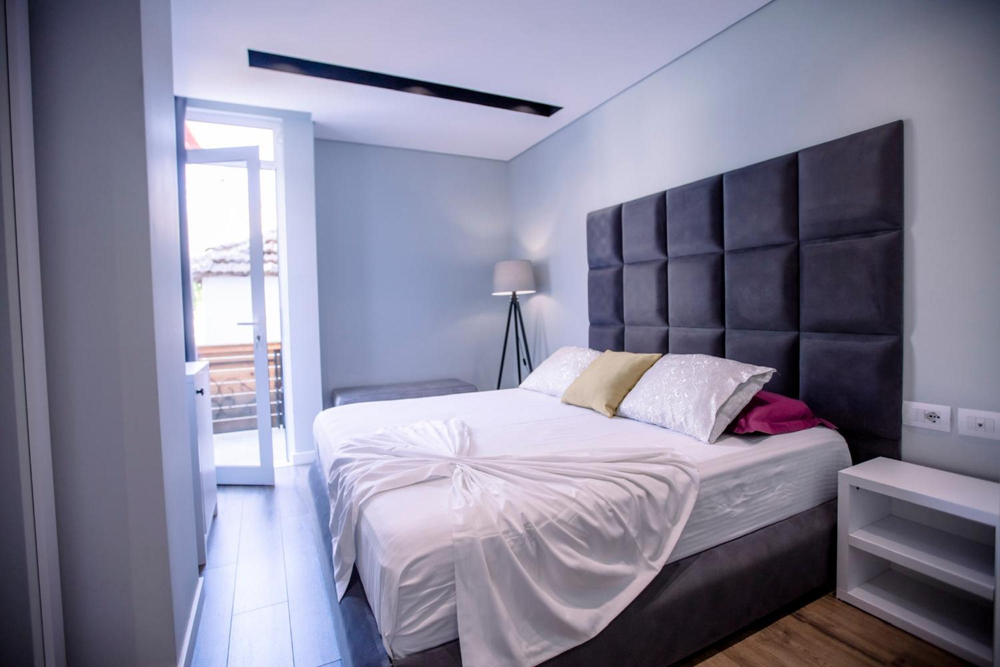 Hotel Olsi Sarandë Esterno foto
