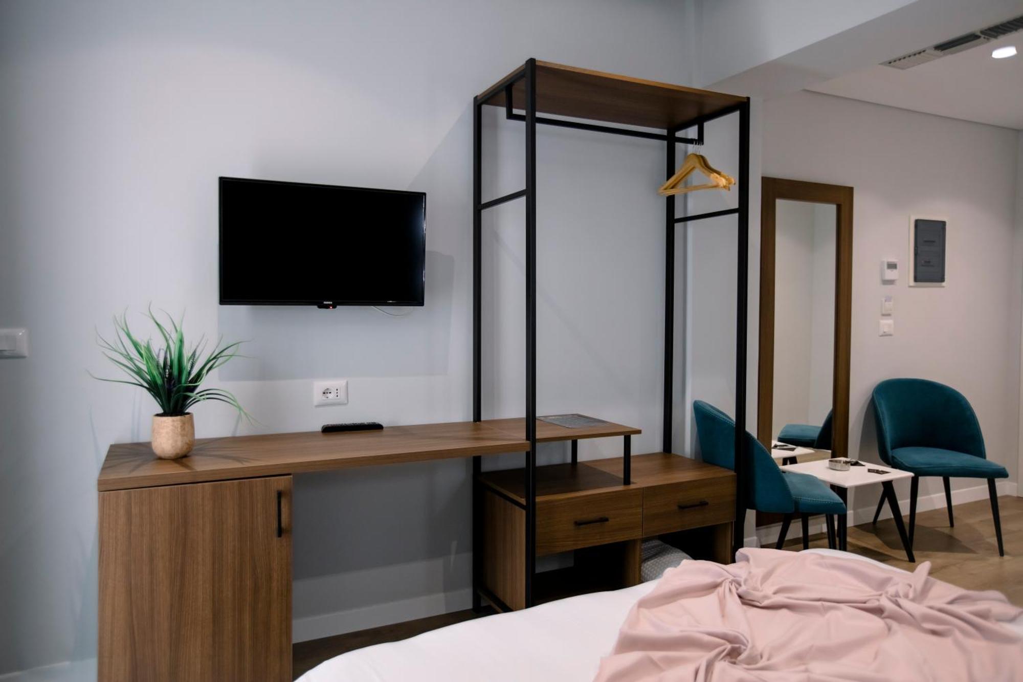 Hotel Olsi Sarandë Esterno foto