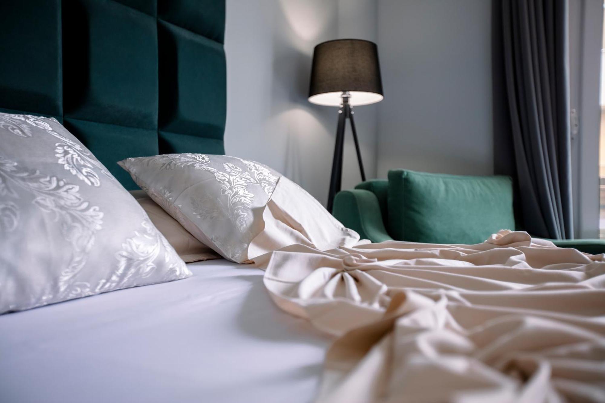 Hotel Olsi Sarandë Esterno foto