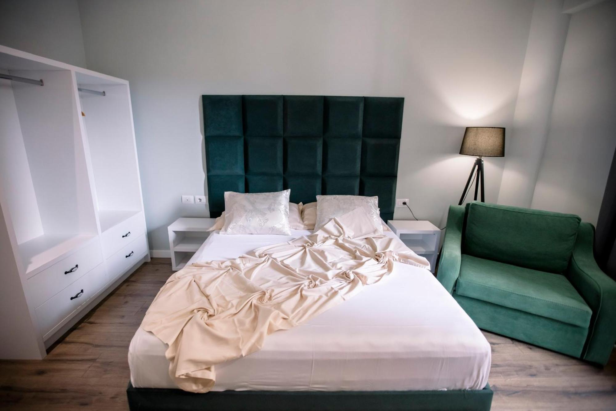 Hotel Olsi Sarandë Esterno foto