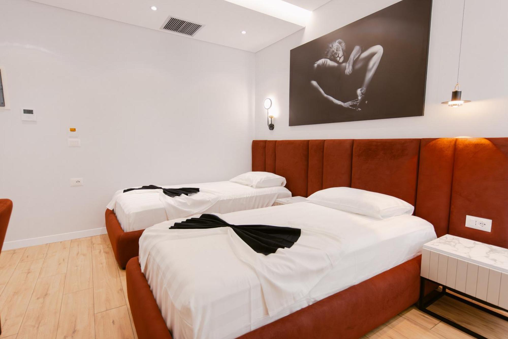 Hotel Olsi Sarandë Esterno foto