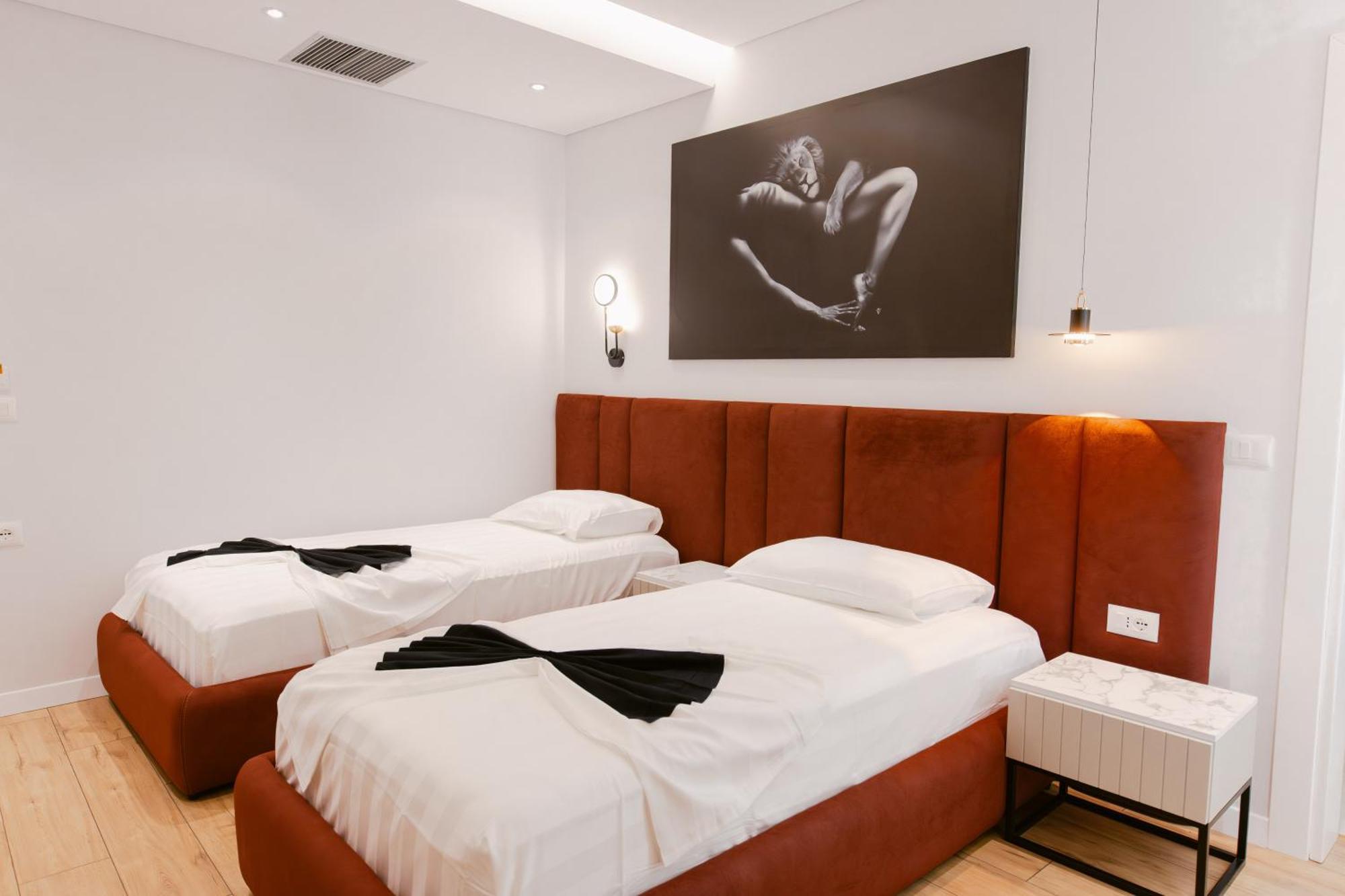 Hotel Olsi Sarandë Esterno foto
