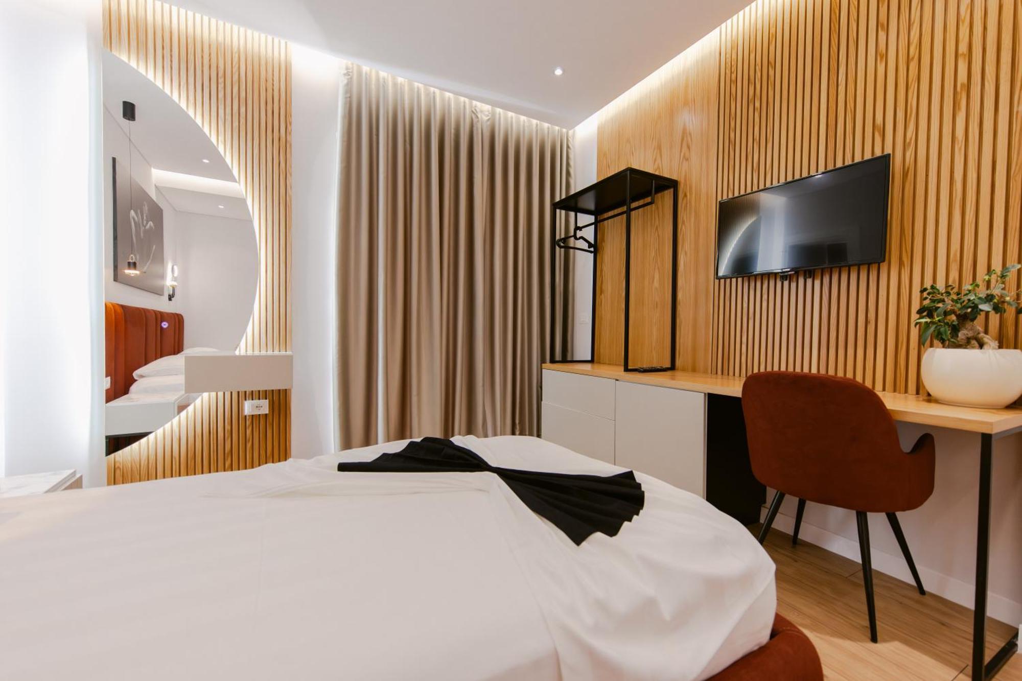 Hotel Olsi Sarandë Esterno foto